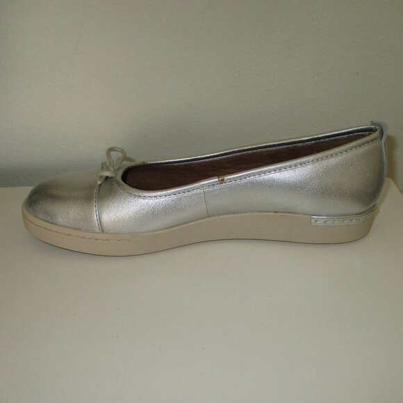 Clarks Artisan Womens Silver Flat Loafer NWOB - Size 7.5M - Picture 5 of 9